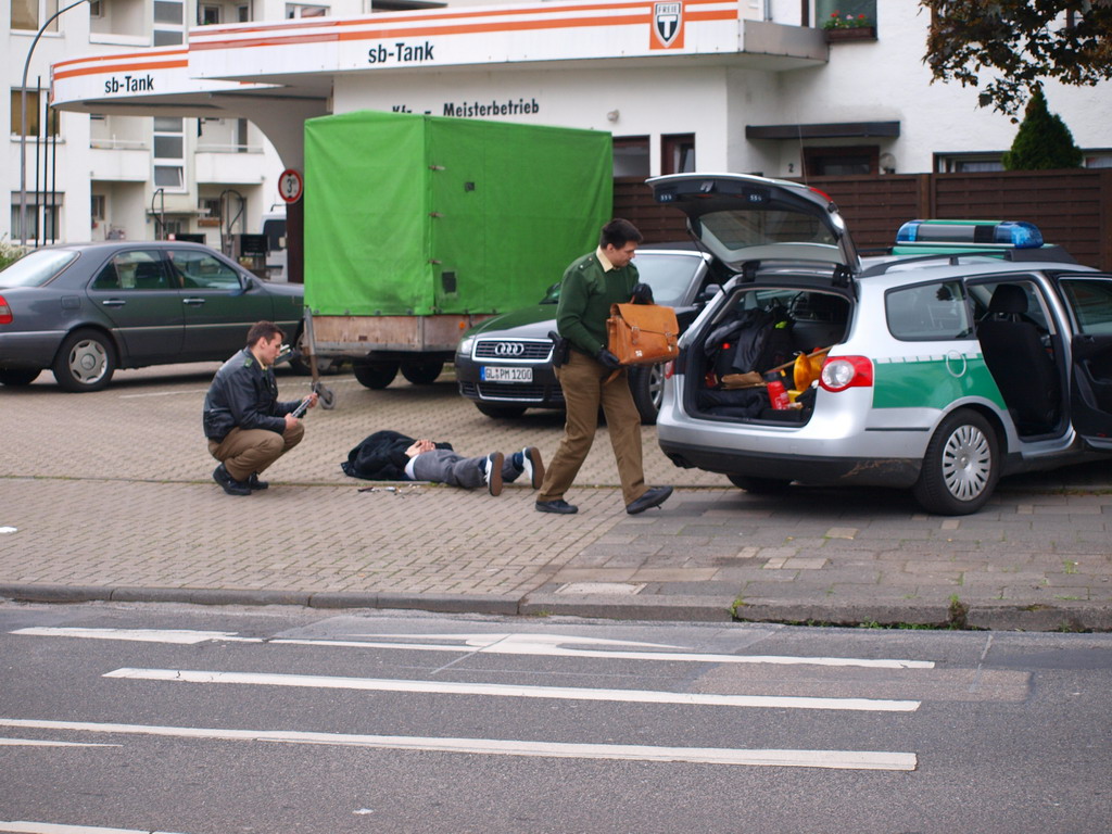 Aeltere Frau ueberfallen Koeln Muelheim Holsteinstr evtl Taeter gefasst P07.JPG